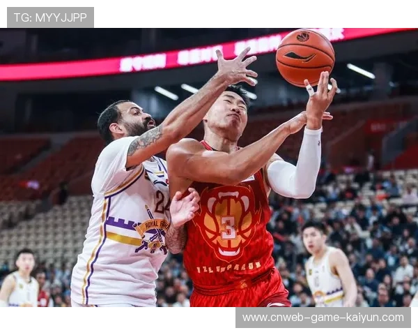 篮球WNBA格里娜盖帽封杀对手：场上防守与装备力量的全景解读